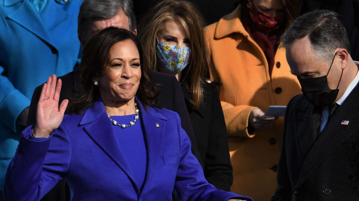 Kamala Harris leaves the US Senate and takes up her new post as Vice ...