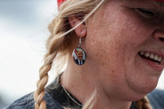 Major event in Wellington: Thousands cheer for Trump at rally