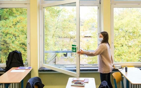 "The goal is not to have an air filter in every room": Berlin schoolchildren still learn from open windows after the holidays