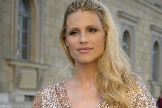 Michelle Hunziker mourns the loss of her dog